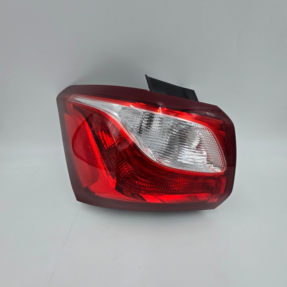 2018-2021 Chevy Equinox Tail Light LH Driver Side Outer OEM 84769835 Red Clear